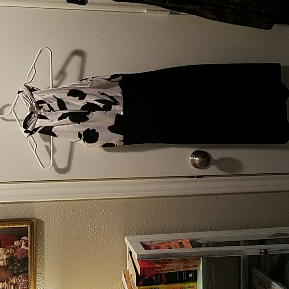 Dress - Picture 2 of 3
